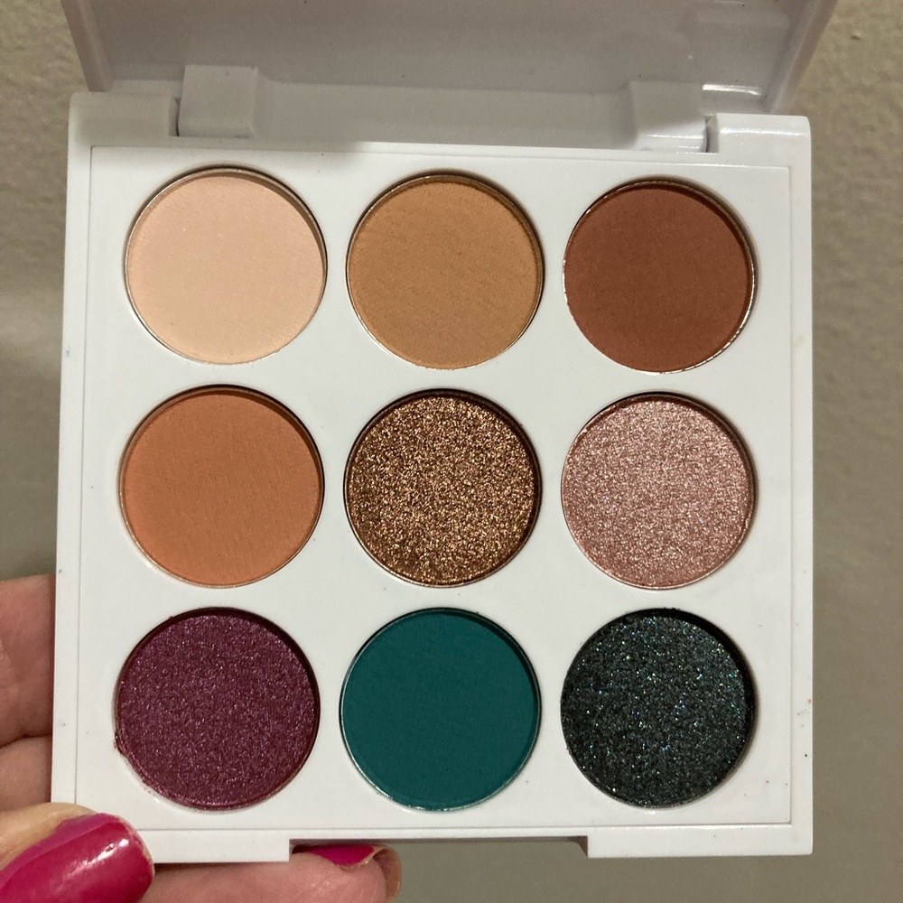 Chica Beauty “ fiesta “ Eyeshadow Palette